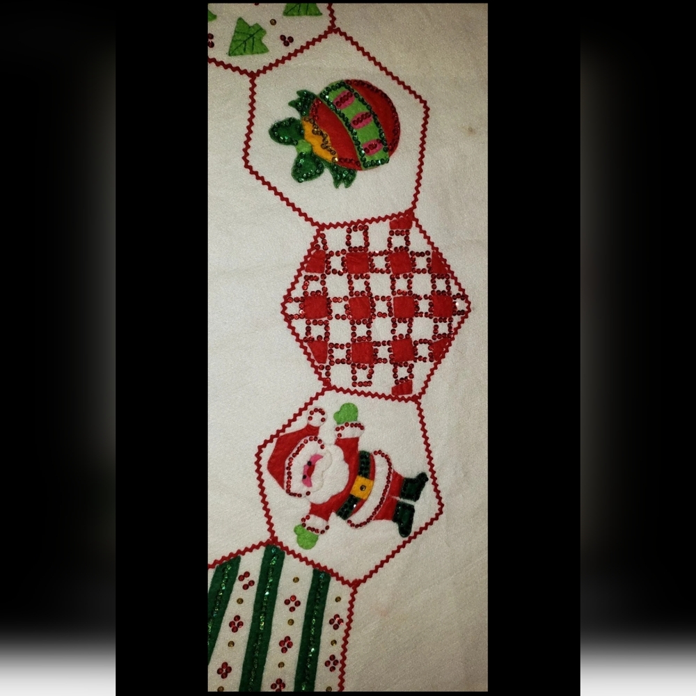 Mid-Century Bucilla Christmas Tree Skirt - Picture 8 of 12